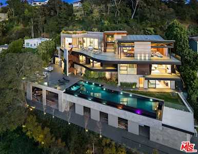 9420 Readcrest Dr Beverly Hills, CA 90210