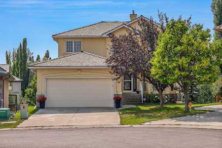 418 Mt Douglas Green SE Calgary, AB T2Z 3R8