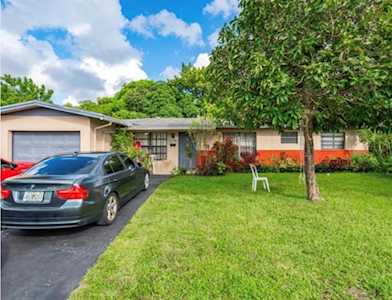 1410 NW 54th Ter Lauderhill, FL 33313