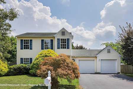 15 Bryce Canyon Rd Howell, NJ 07731