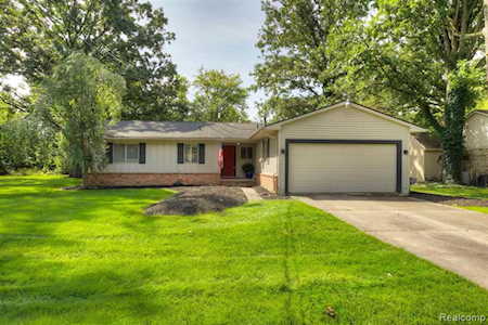 41429 Chattman St Novi, MI 48375