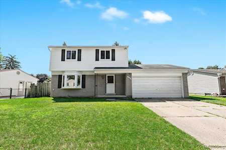 13044 Churchill Dr Sterling Heights, MI 48313