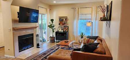 637 Indian Oak Ln #105 Oak Park, CA 91377
