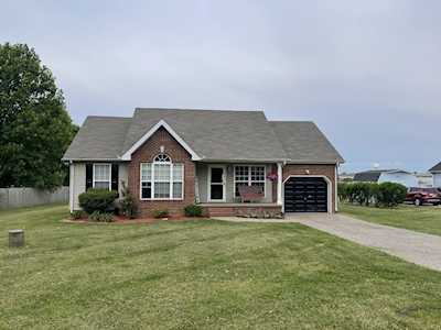 137 Bryan James Ln Portland, TN 37148