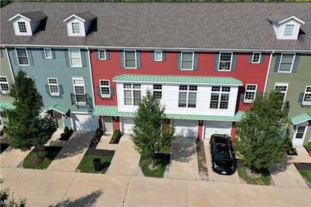 29 Grandview Dr Rocky River, OH 44116