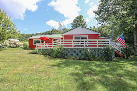 15 Mcclinktock Rd Hillsborough, NH 03244