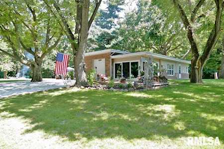 58 N Riverview Dr East Peoria, IL 61611