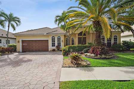 8362 N Lake Forest Dr Davie, FL 33328