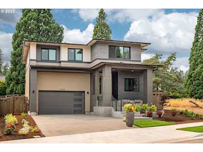 12131 SE Majestic Falls AVE Happy Valley, OR 97086