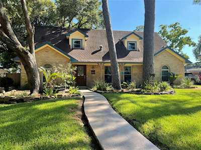 8127 Coolshire Ln Houston, TX 77070