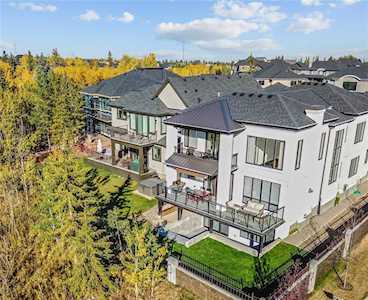 34 Aspen Ridge Park SW Calgary, AB T3H 0Z8