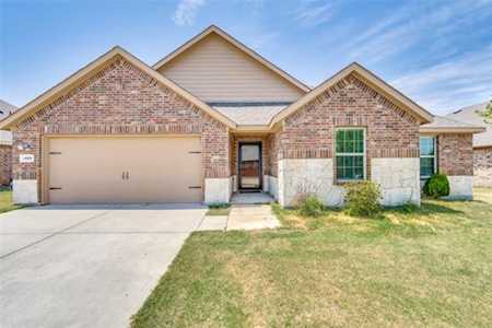 1520 Woodlake Drive Waxahachie, TX 75165