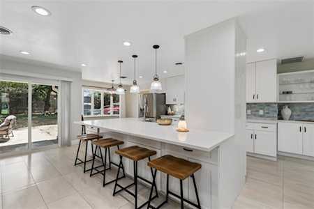 1204 Redbud Drive Arlington, TX 76012