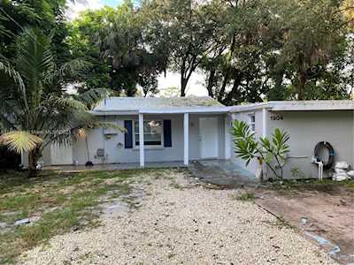 1904 SW 10th Ct Fort Lauderdale, FL 33312