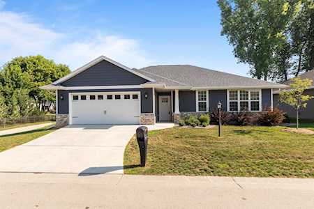 1072 W Cecilia Ct Appleton, Town of Grand Chute, WI 54913