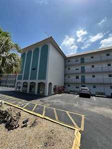 4311 Crystal Lake Dr #212 Deerfield Beach, FL 33064