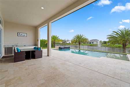 6835 S Stillwater Shores Dr Davie, FL 33314