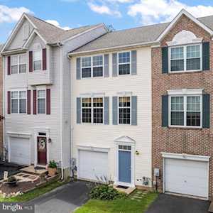 8 Emandan Ln Hockessin, DE 19707
