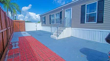 8071 SE Skylark Avenue Hobe Sound, FL 33455