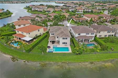 8581 Lakeside Drive Parkland, FL 33076