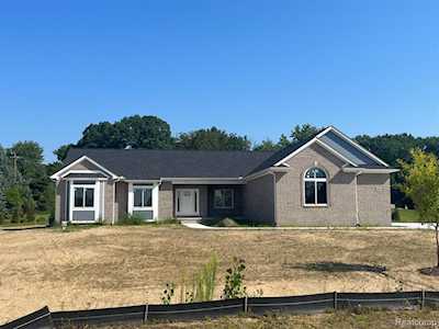 10001 Quarry Ridge Rd Springfield Twp, MI 48346