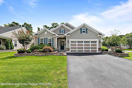 2 Charleston Ct Little Egg Harbor, NJ 08087