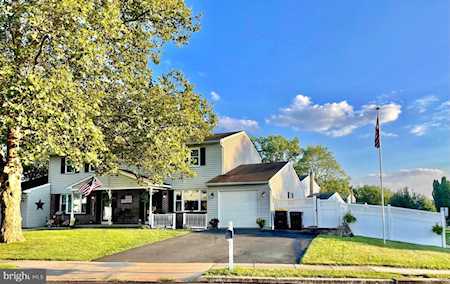 2850 S Ford Dr Hatfield, PA 19440