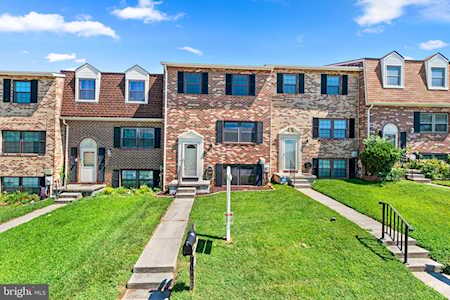 8 Heather Hill Rd Catonsville, MD 21228