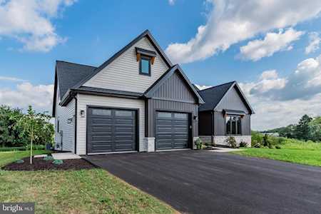 1010 Stonehill Ln Carlisle, PA 17015