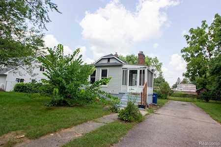 33012 Pierce St Garden City, MI 48135