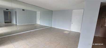 2930 Point East Dr #E403 Aventura, FL 33160