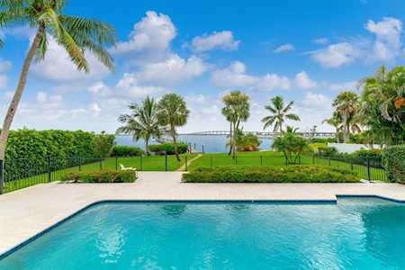 32 N Sewalls Point Road Sewalls Point, FL 34996
