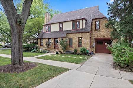 819 Oak Ave Aurora, IL 60506