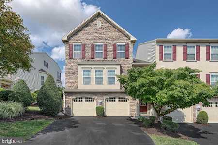 1911 Roxbury Ct Mechanicsburg, PA 17055