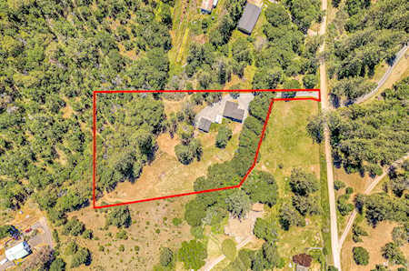 6100 Castle Terrace Dr Central Point, OR 97502