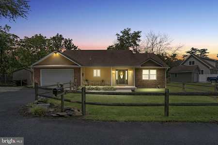 80 Shields Ln Newark, DE 19702