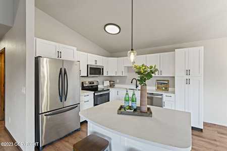 17721 Beaujolais Dr Eagle River, AK 99577