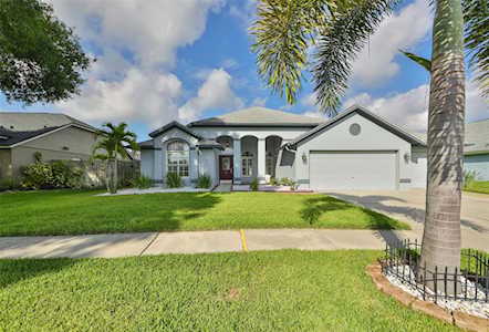 1523 Lions Club Dr Brandon, FL 33511