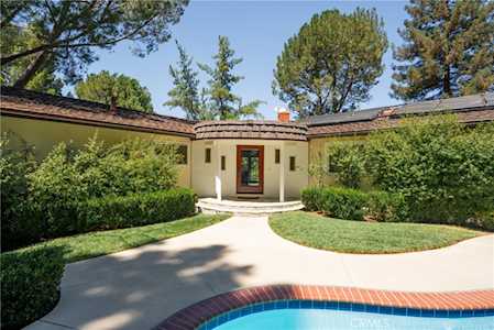 23084 Cass Ave Woodland Hills, CA 91364