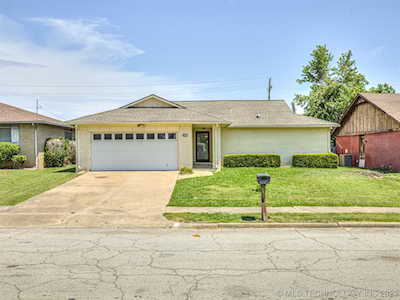 8913 E 56th St Tulsa, OK 74145