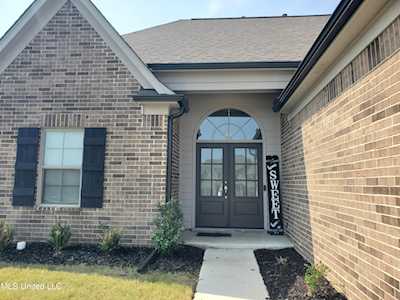 2341 Killeglan Cove Southaven, MS 38672