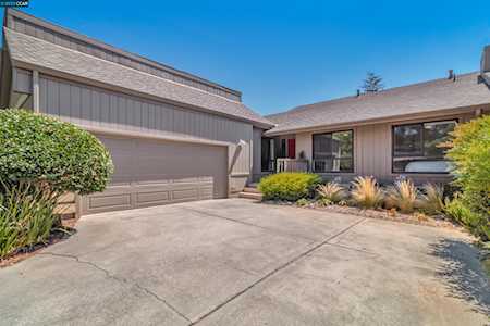3158 Hambletonian Ln Walnut Creek, CA 94598