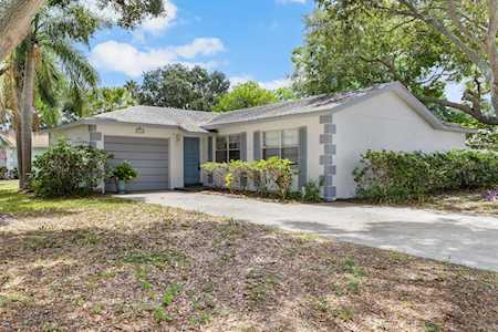 8585 Denise Dr E Largo, FL 33777