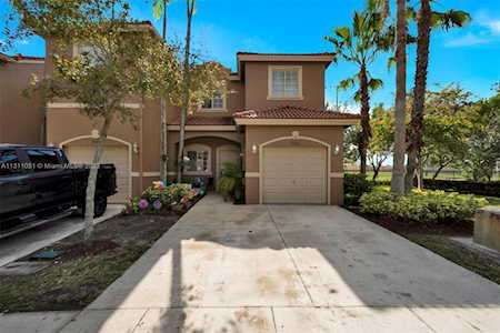8538 SW 214th Way Cutler Bay, FL 33189