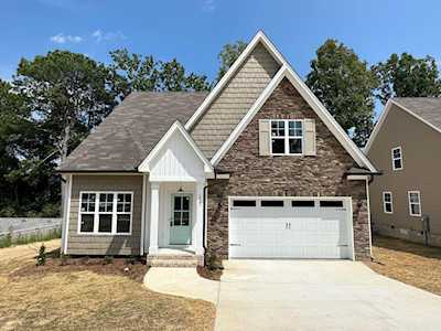 1832 Oakvale Dr Chattanooga, TN 37421