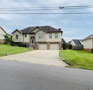 2208 Allen Griffey Rd Clarksville, TN 37042