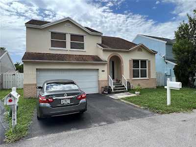 1181 SW 109th Ln Davie, FL 33324