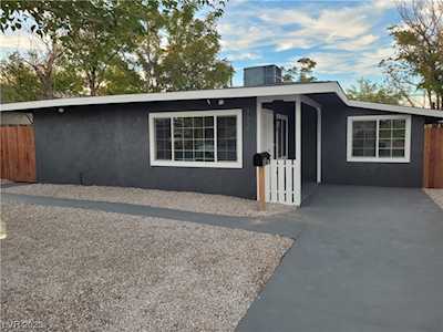 1921 Walnut Ave Las Vegas, NV 89101