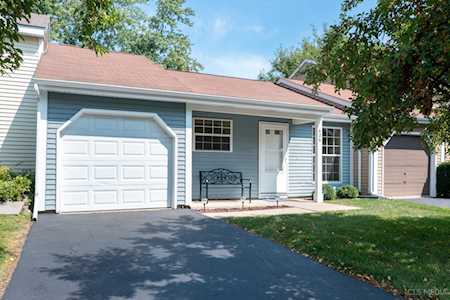 606 Yale Ln Island Lake, IL 60042