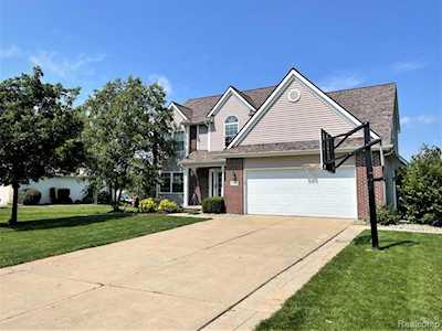 7445 Waterfall Dr Grand Blanc Twp, MI 48439